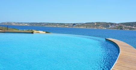 Read More About The Article Folkart Hills Yüzme Havuzu Kavisli Akrilik Paneli