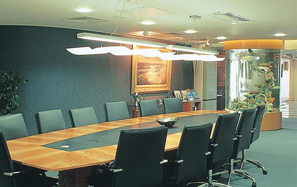 You Are Currently Viewing Arkas Holding Merkez Bina 5. Kat Akrilik Silindir Akvaryum