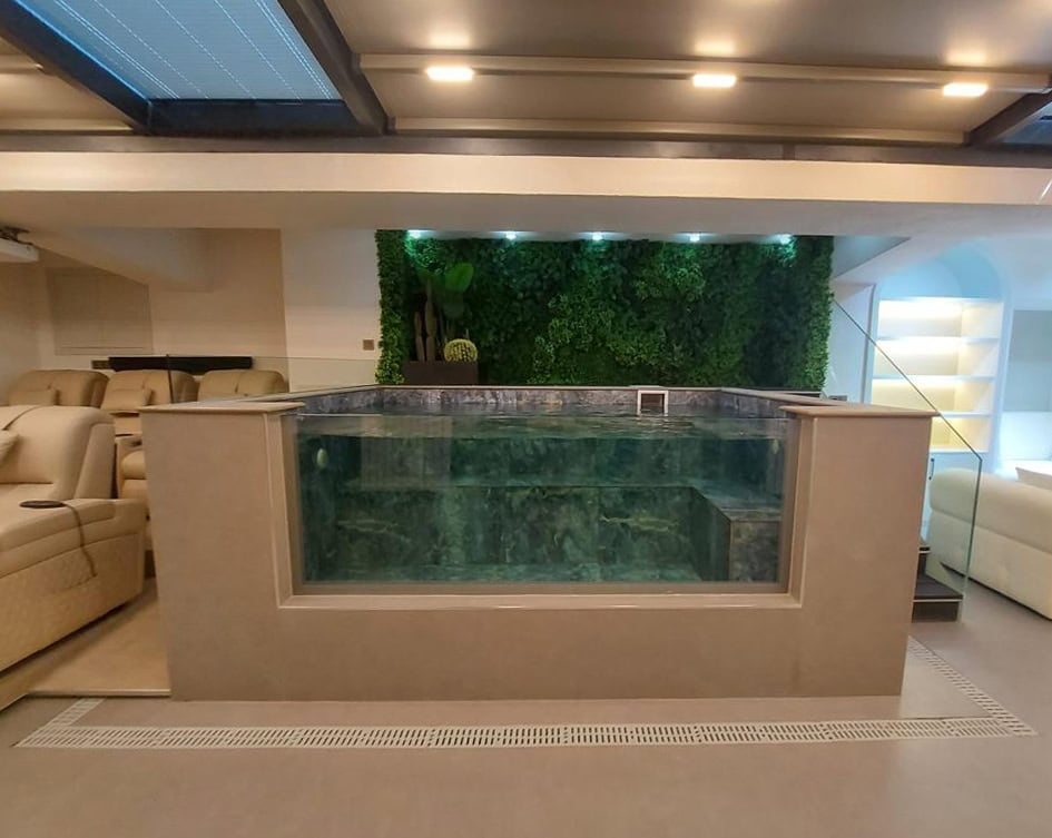 Side Pool Window