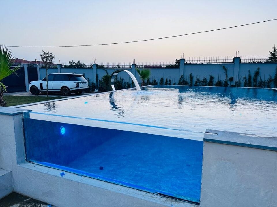 Villa Swimming Pool
