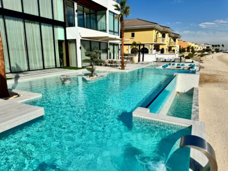 Dubai Villa Swimming Pool