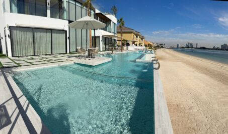 Dubai Villa Swimming Pool